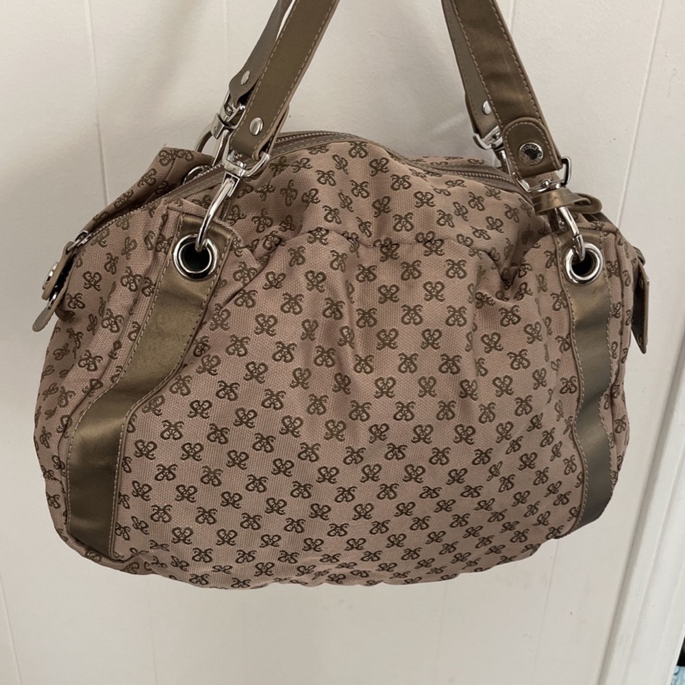 Staccato purse